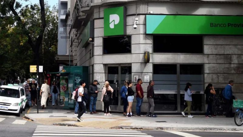 Los bancos de La Plata vuelven a su horario habitual tras el esquema de verano