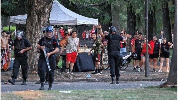 Incidentes en el Coloso: balas de goma y piedrazos tras la derrota de Newell’s ante Central