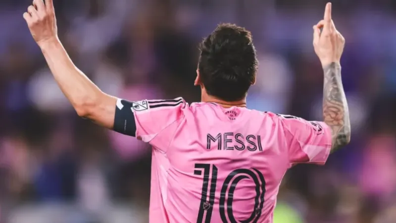 Messi llegó a los 900 goles oficiales y volvió a escribir otra página histórica