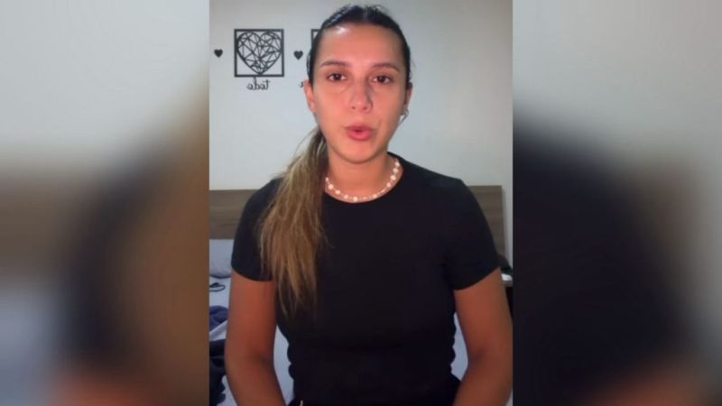 Agostina Páez seguirá en Brasil con tobillera mientras avanza la causa judicial
