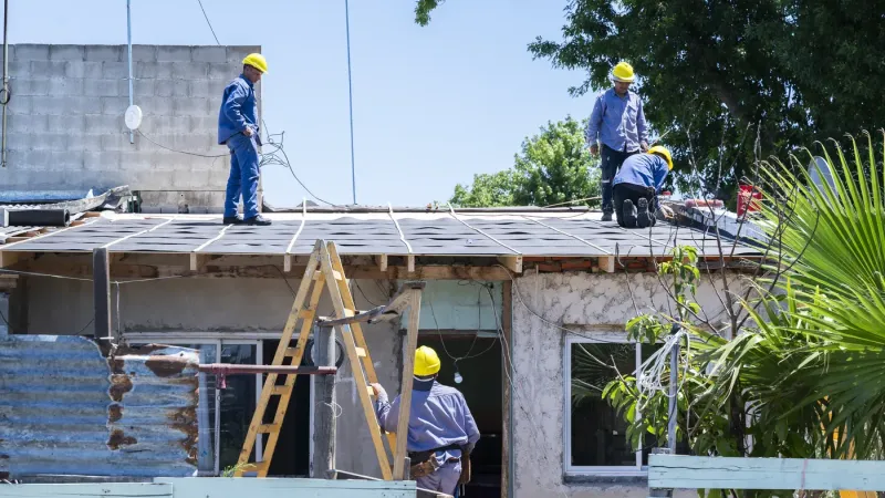 La construcción y el comercio minorista lideran la caída de la actividad económica en La Plata