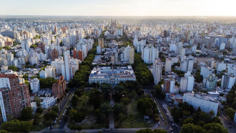 Miércoles agradable con nubecitas y máxima de 25°C