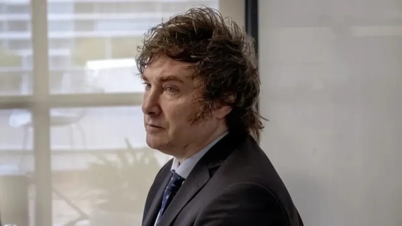 Cómo impacta la disparada del petróleo en los planes de Javier Milei