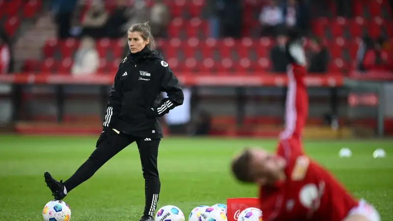 El Union Berlin repudió ataques sexistas contra su entrenadora tras un hecho histórico