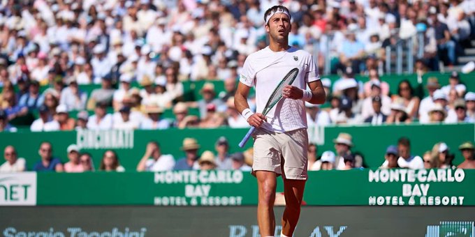 Etcheverry se fue de Montecarlo con una gran actuación y el elogio de Alcaraz