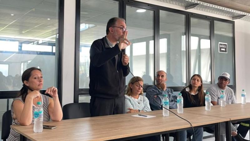 Más de 300 estudiantes relevarán barrios populares en La Plata para diagnosticar problemas urbanos