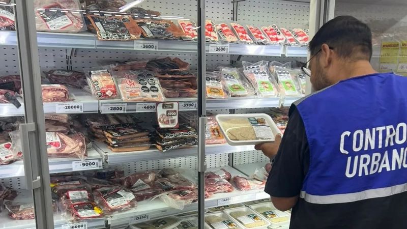 Así estaba el supermercado de La Plata que fue clausurado: ratas, gusanos y productos vencidos - Image 2
