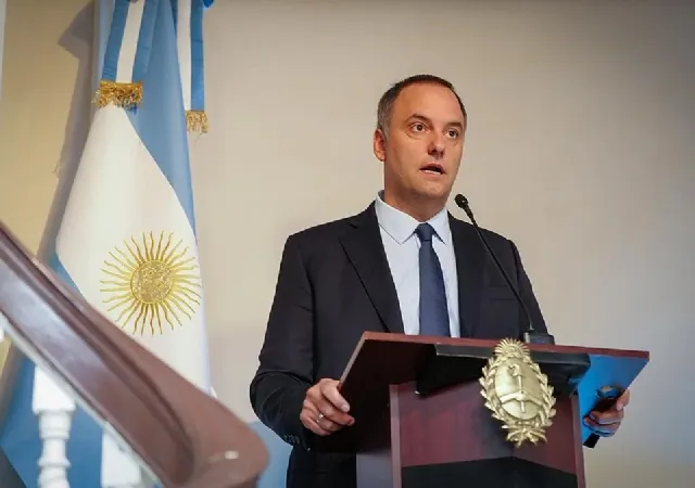 Contra las cuerdas, Adorni enfrenta su primer informe de gestión en el Congreso