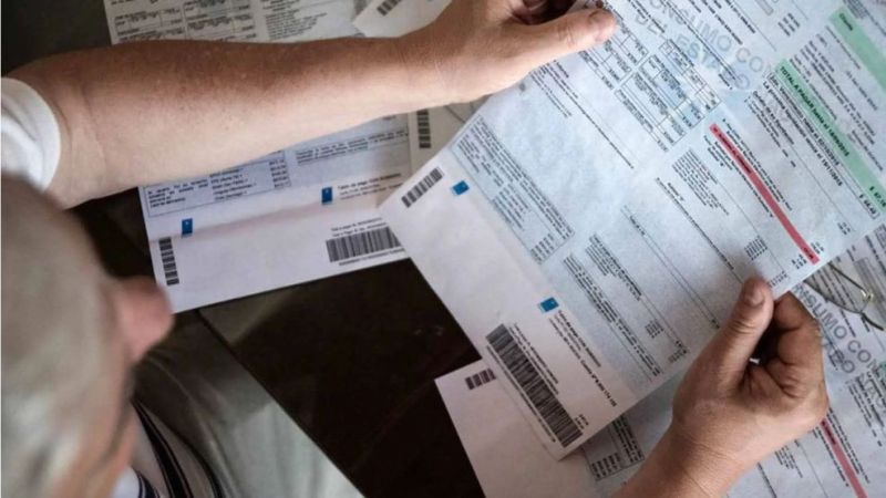 Mayo llega con nuevos aumentos en La Plata: suben prepagas, transporte y telefonía
