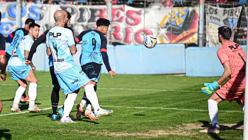 Villa San Carlos luchó, pero se volvió con las manos vacías de Adrogué