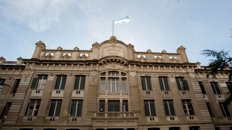 Se tensa la polémica por una charla del Instituto Patria en el Colegio Nacional de La Plata