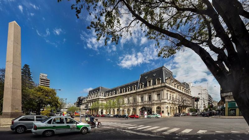 La Plata tendrá una nueva sala de cine en el Pasaje Dardo Rocha: se llamará "Leonardo Favio"