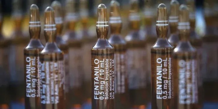 Familias de víctimas del fentanilo contaminado impulsan una ley para controlar medicamentos
