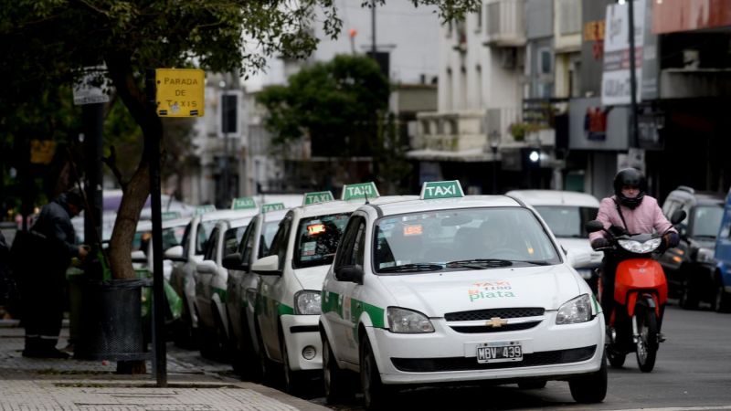 Taxis en La Plata: más viajes, pero menos ingresos reales para los choferes