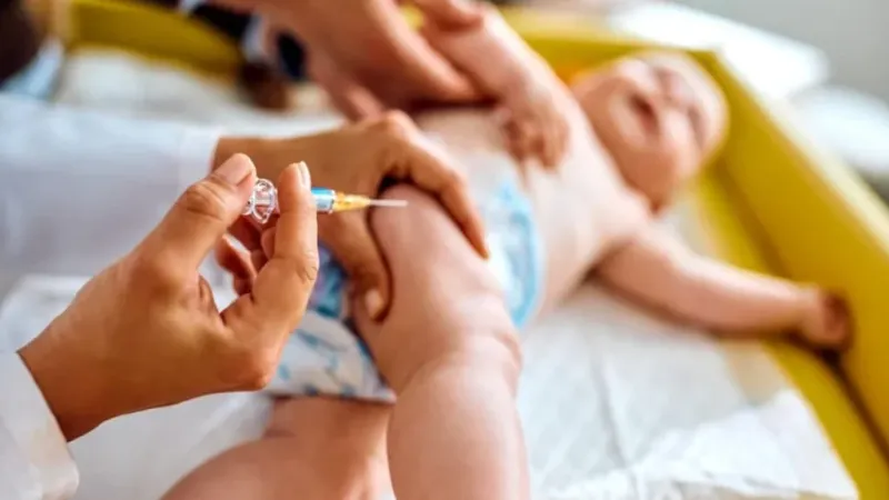 Menos vacunas, más riesgo: cae la cobertura y alertan por el regreso de enfermedades prevenibles