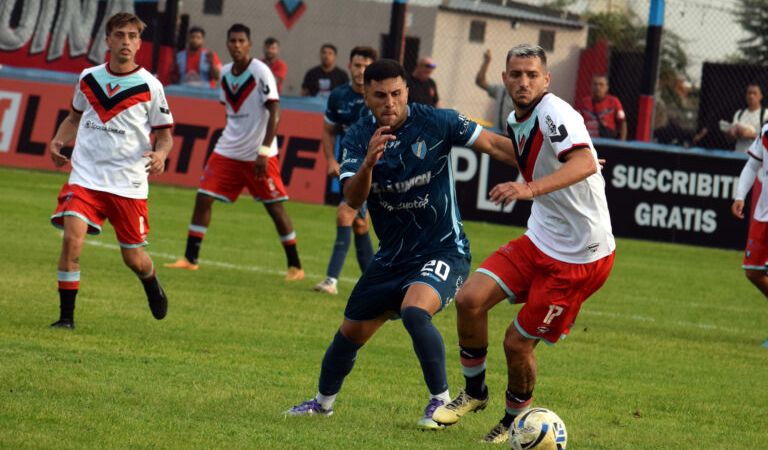 Villa San Carlos visita a Talleres en Remedios de Escalada con la necesidad de volver a sumar