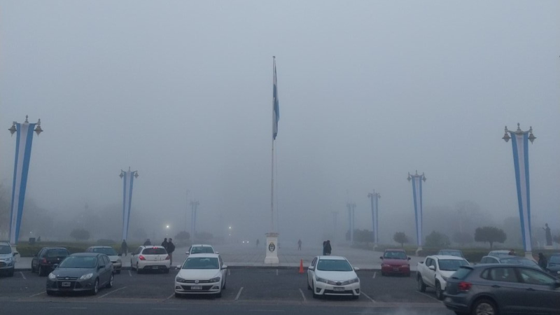 Miércoles con nieblas, frío y cielo variable en La Plata