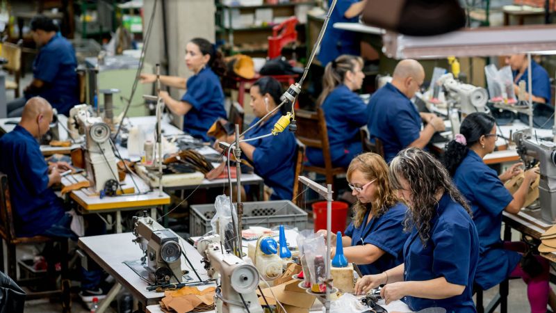 El Gobierno reglamentó el RIFL: cómo funciona el régimen para blanquear trabajadores