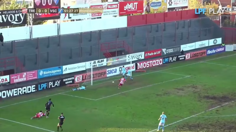 El increíble gol en contra con el que San Carlos perdió ante Talleres de Remedios de Escalada