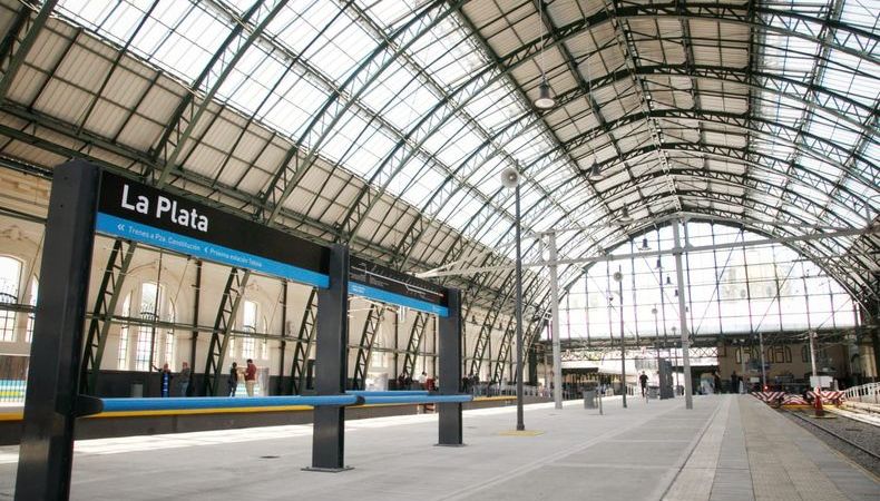 Fuerte aumento en el transporte: el tren Roca subirá casi un 90% en cinco meses