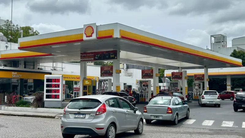 Aumentaron los combustibles en La Plata: tras la suba de YPF, otras petroleras también incrementaron sus precios