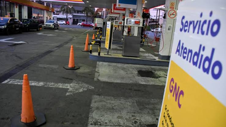 Restringieron la venta de GNC en estaciones de servicio de La Plata