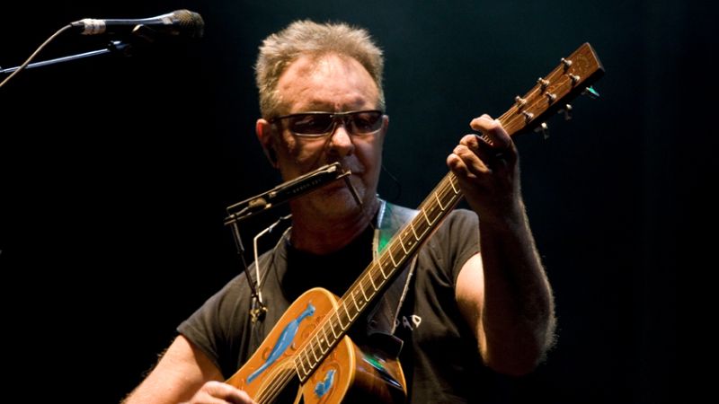 León Gieco vuelve a La Plata con un show íntimo en el Teatro Metro
