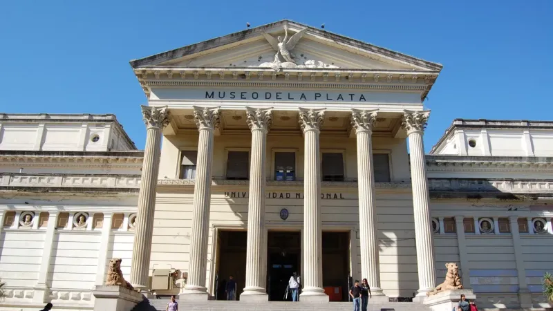 El Museo de La Plata avanza con una histórica puesta en valor y recupera parte de su esplendor arquitectónico