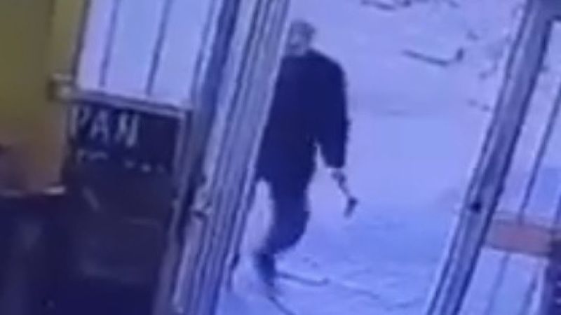 Un jubilado atacó una panadería con un hacha y luego disparó en pleno centro de La Plata