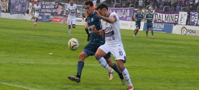 Villa San Carlos rescató un empate valioso en Campana