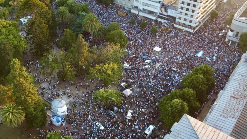 Unidos por la historia: las figuras que dejaron huella en La Plata y la Copa del Mundo