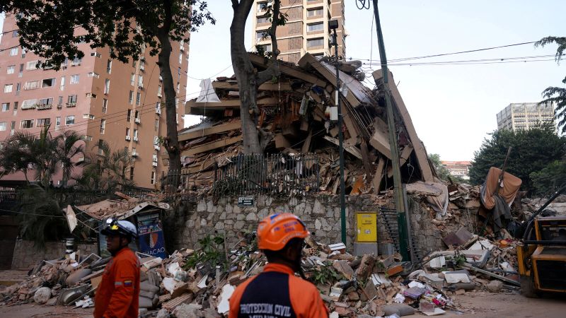 Venezuela confirmó 920 muertos por los terremotos y continúan las tareas de rescate