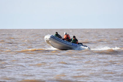 Hallaron un cuerpo en el Río de la Plata y creen que podría ser uno de los cinco pescadores desaparecidos