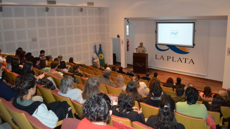 Científicos, municipios y organizaciones debatieron los desafíos ambientales del cordón hortícola platense