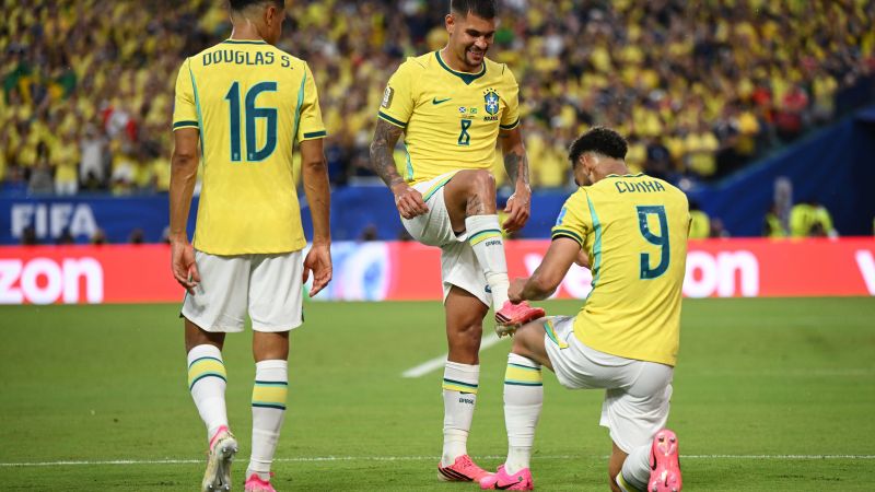 Brasil goleó a Escocia en el debut de Neymar y avanzó como líder del Grupo E