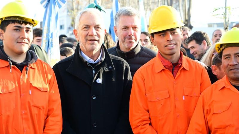 Alak inauguró la cuarta etapa del ensanche y pavimentación de la avenida 60 en Los Hornos