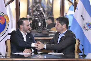 Kicillof desembarcó en Corrientes y llamó a construir alianzas frente al ajuste nacional