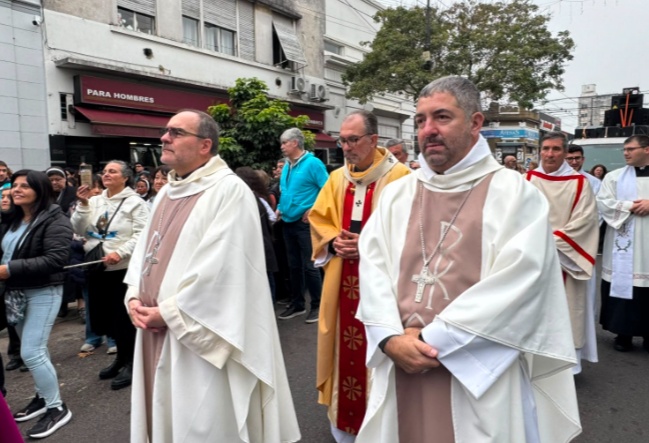 Cientos de fieles participaron de la celebración de Corpus Christi en La Plata
