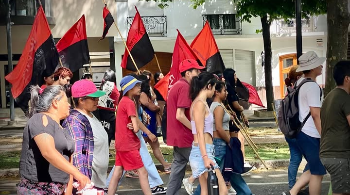 Marcha en La Plata para visibilizar el avance del consumo problemático y reclamar mayor presencia del Estado