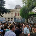 Los docentes de la UNLP aceptaron la oferta del Gobierno y cobrarán con aumento