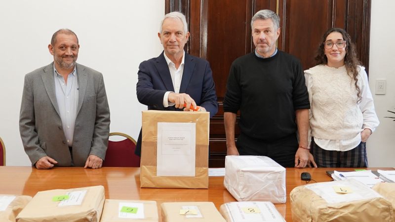 Alak encabezó la apertura de sobres para la reconstrucción del Parque Saavedra