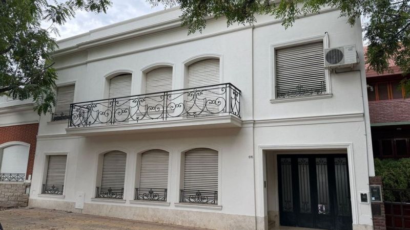 Un informe reveló cuánto cuesta criar dos hijos en La Plata