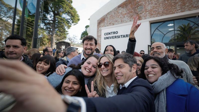 Kicillof evita la pelea con La Cámpora y refuerza su armado político propio