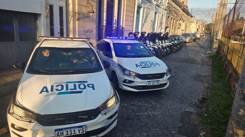 Importante operativo de saturación en Tolosa: detenidos y secuestros de vehículos