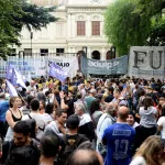 Los no docentes de la UNLP inician un paro de 48 horas por reclamos salariales