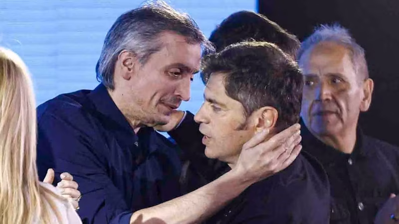 Máximo Kirchner y Axel Kicillof profundizan sus recorridas mientras sigue la interna del peronismo