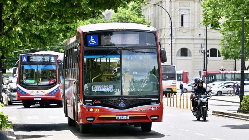 Nuevo aumento del boleto de micros en La Plata: cuánto costará viajar desde julio