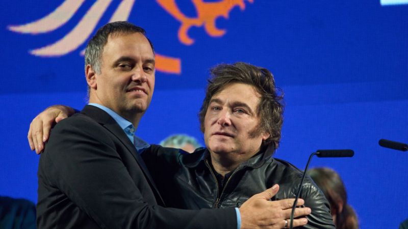 La crisis de Adorni escala dentro del Gobierno, aunque Milei se resiste a soltarle la mano