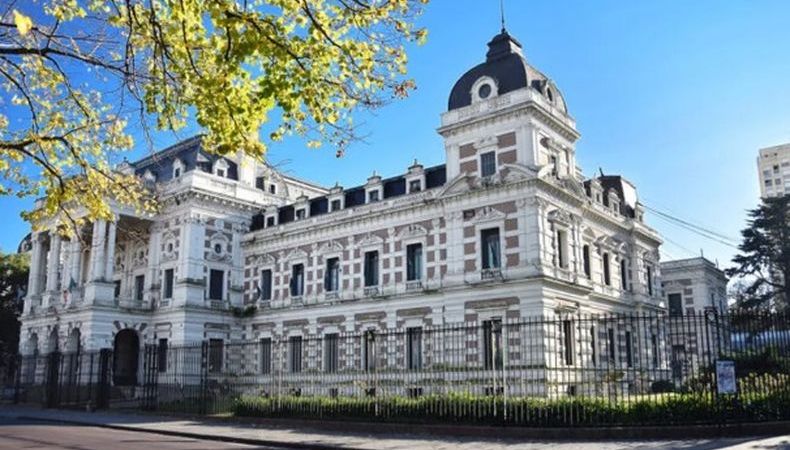 La Provincia prepara una nueva oferta salarial para estatales y docentes