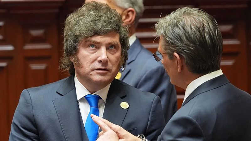 Miles de científicos y 24 premios Nobel reclamaron a Milei que frene el ajuste al sistema científico